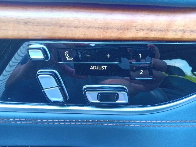Used 2022 Jeep Grand Wagoneer Series II w/ Premium Group II AWD/4WD image 16