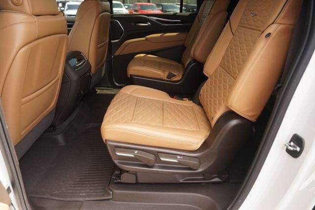 Used 2024 Cadillac Escalade ESV Premium Luxury w/ Performance Package AWD/4WD image 13