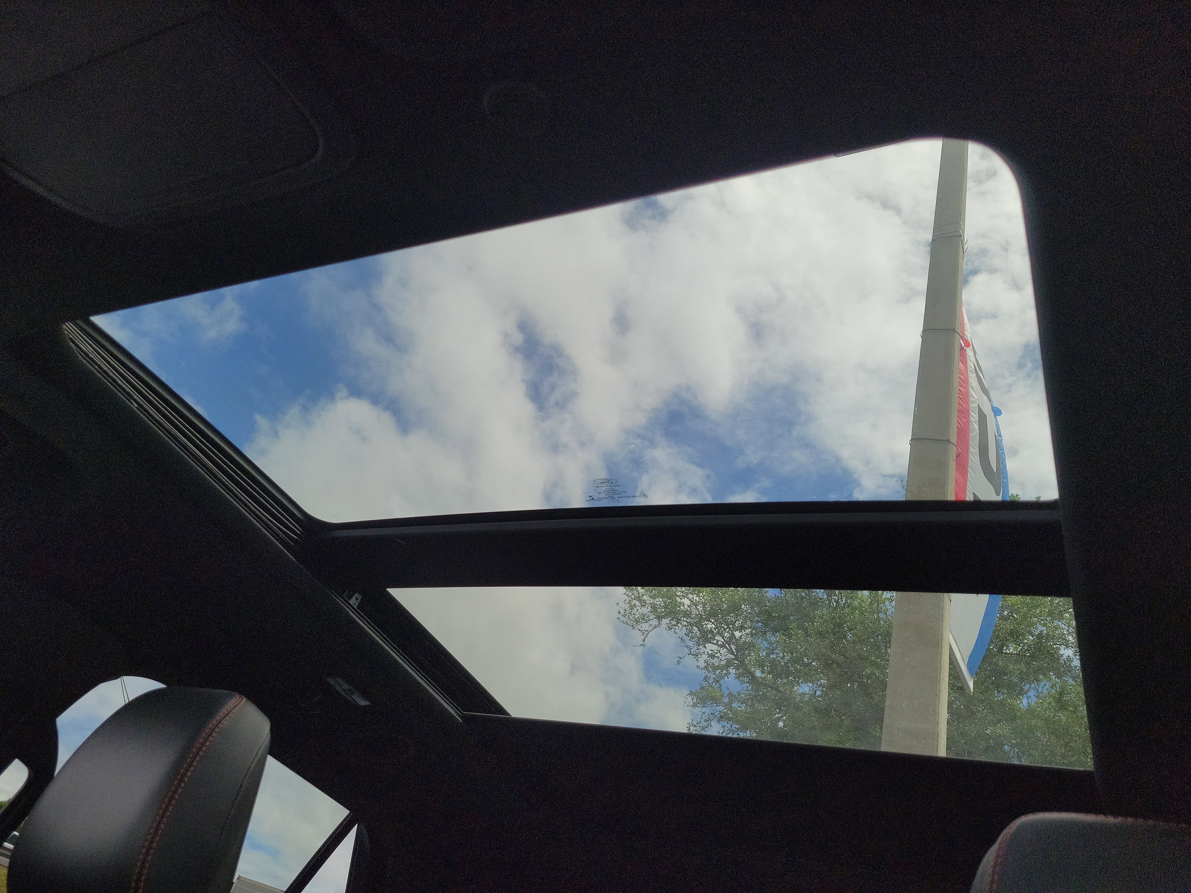 Certified 2022 Ford Explorer ST-Line w/ Class IV Trailer Tow Package image 27