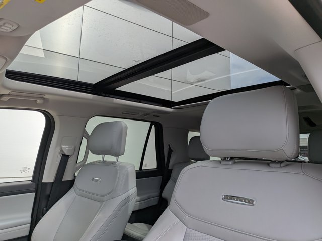 Certified 2025 Ford Expedition Platinum w/ Driver's Package AWD/4WD image 5