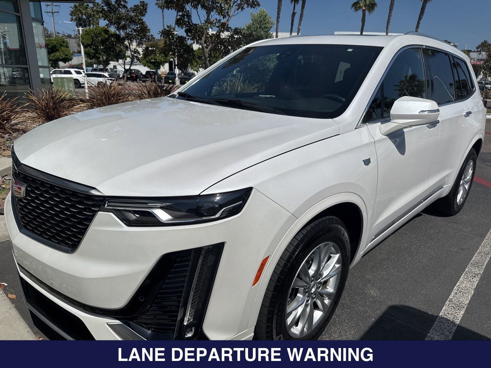 Used 2025 Cadillac XT6 Luxury FWD image 1