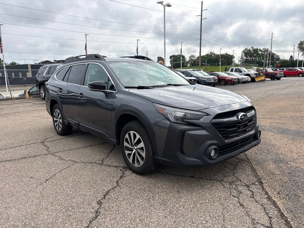 Used 2024 Subaru Outback Premium AWD/4WD image 1