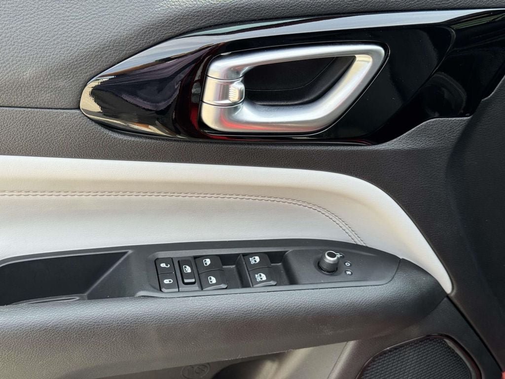 Used 2025 Jeep Compass Limited AWD/4WD image 19