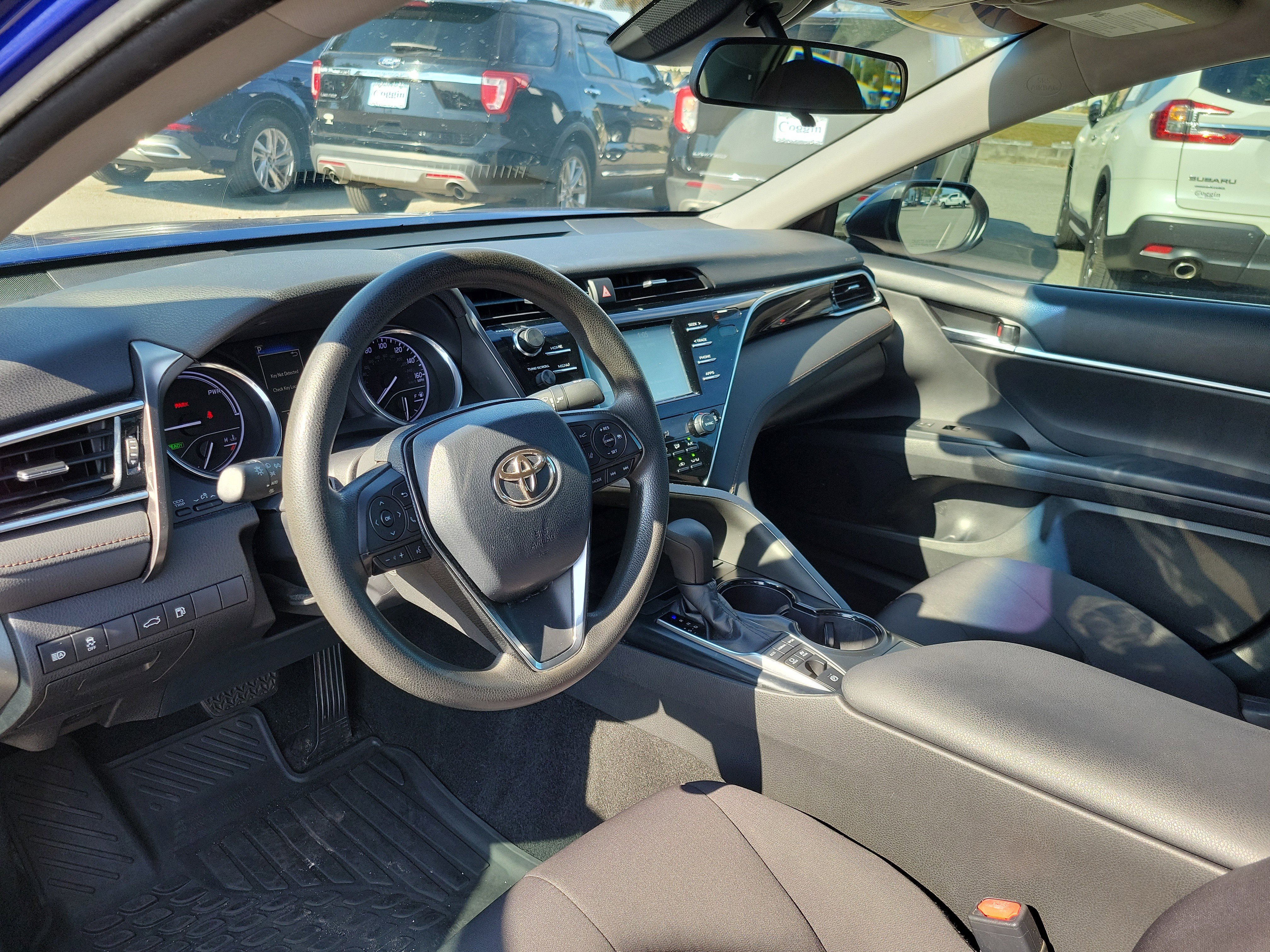 Used 2018 Toyota Camry LE image 7
