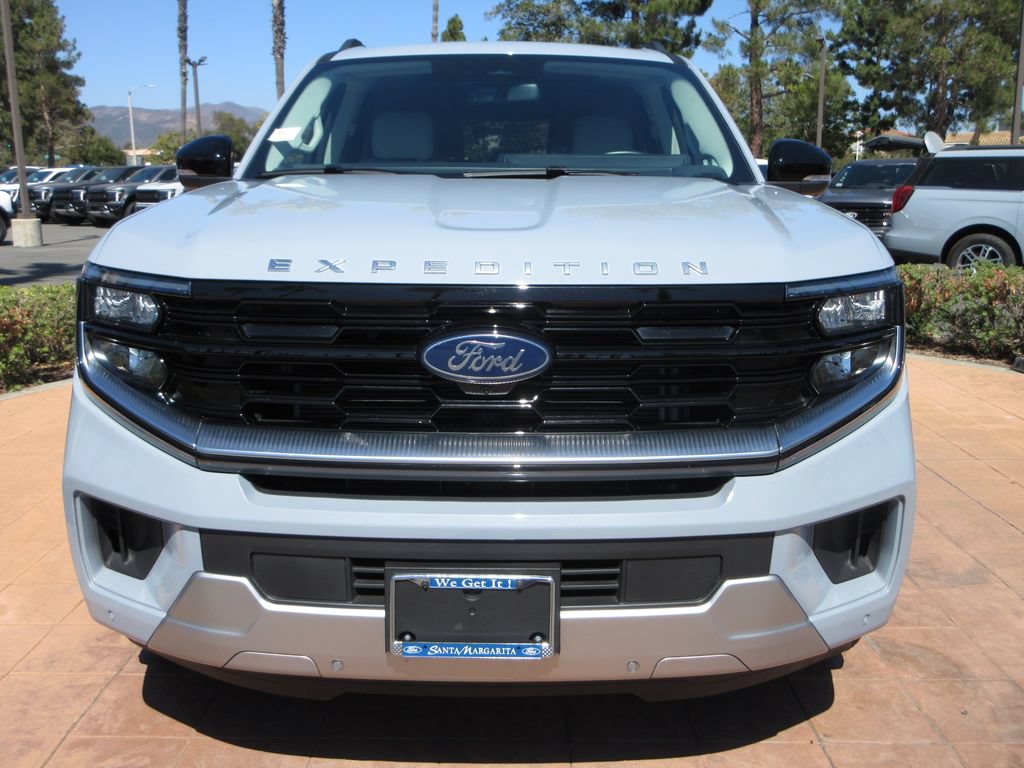 Certified 2025 Ford Expedition Max Platinum w/ Driver's Package AWD/4WD image 7