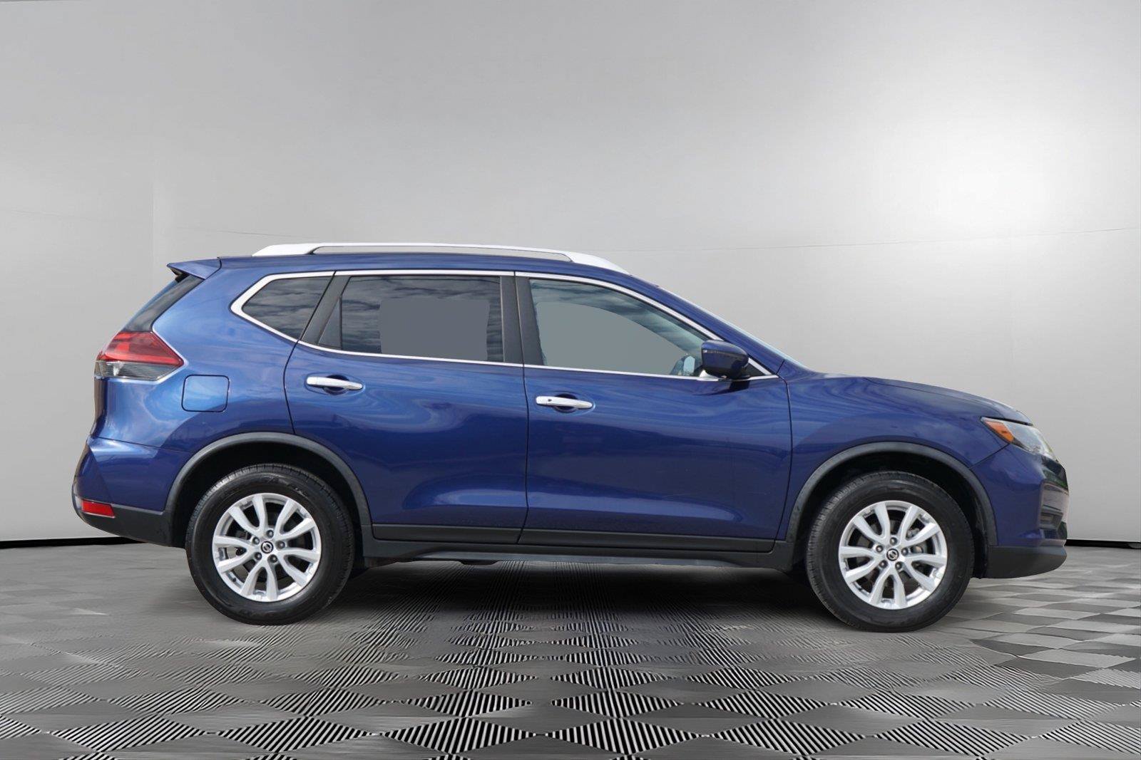 Used 2018 Nissan Rogue SV AWD/4WD image 4