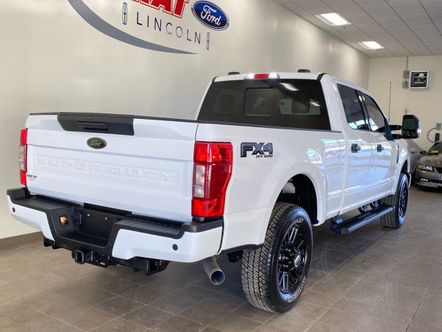 Certified 2022 Ford F250 XLT w/ Black Appearance Package image 4