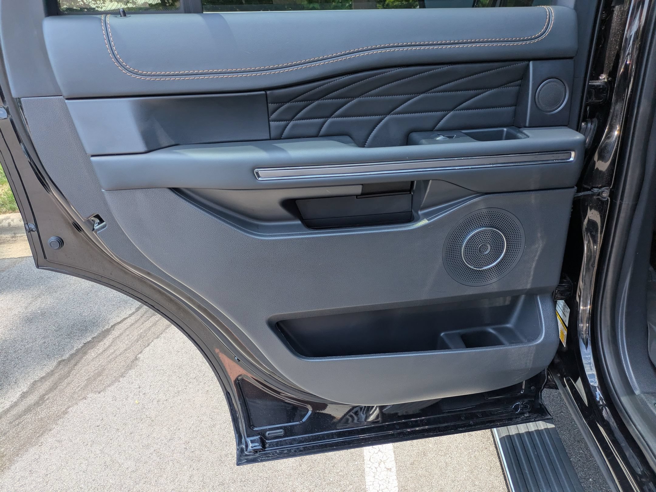 Certified 2023 Ford Expedition Platinum AWD/4WD image 28
