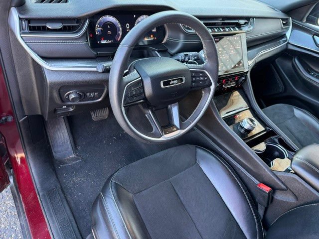Used 2023 Jeep Grand Cherokee Altitude AWD/4WD image 11