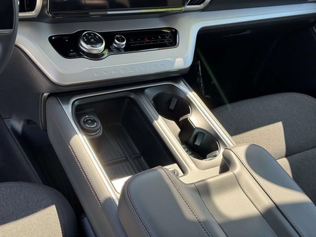 Certified 2025 Ford Expedition Max Active AWD/4WD image 21