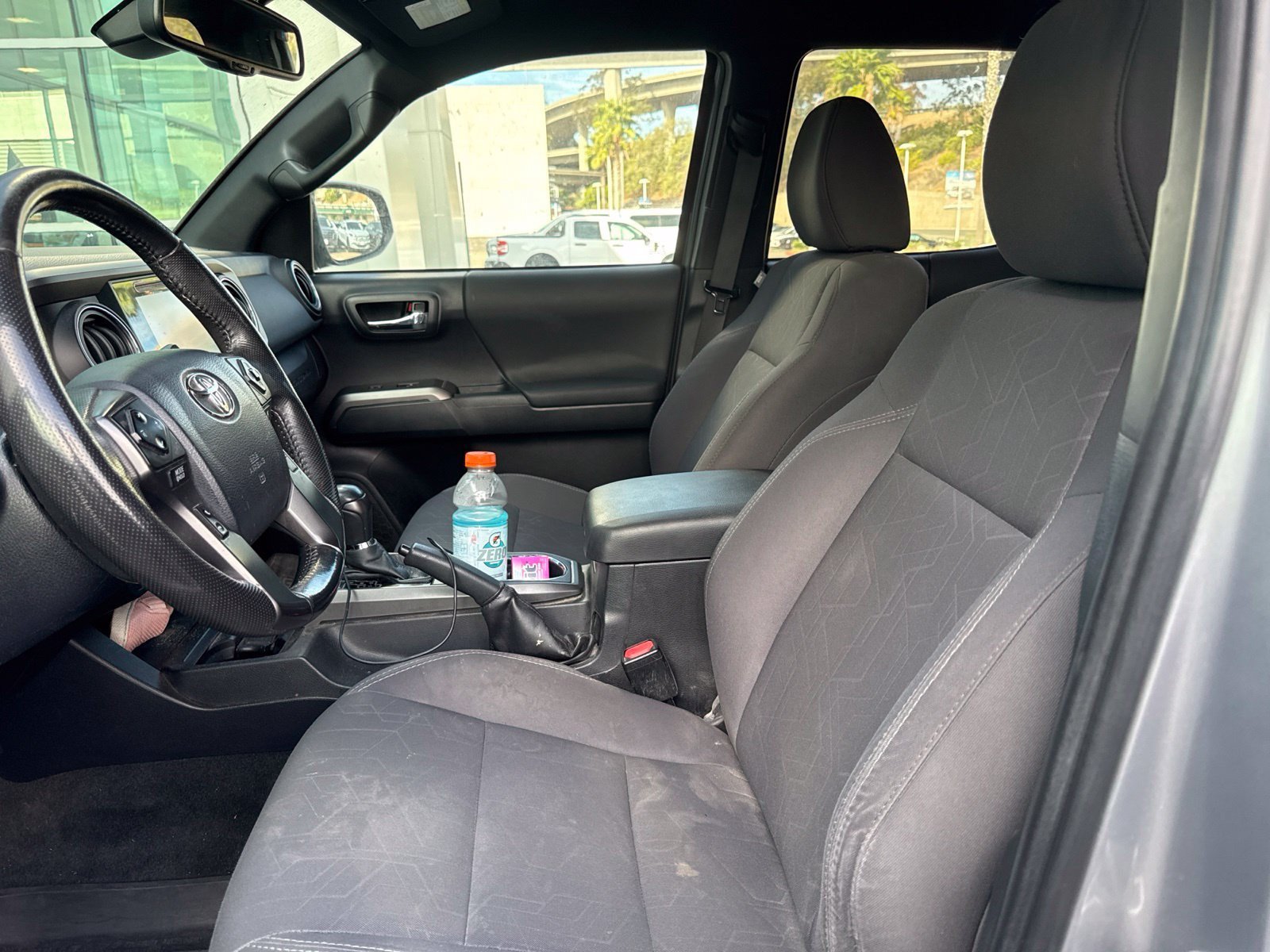 Used 2018 Toyota Tacoma TRD Off-Road w/ Technology Package AWD/4WD image 3