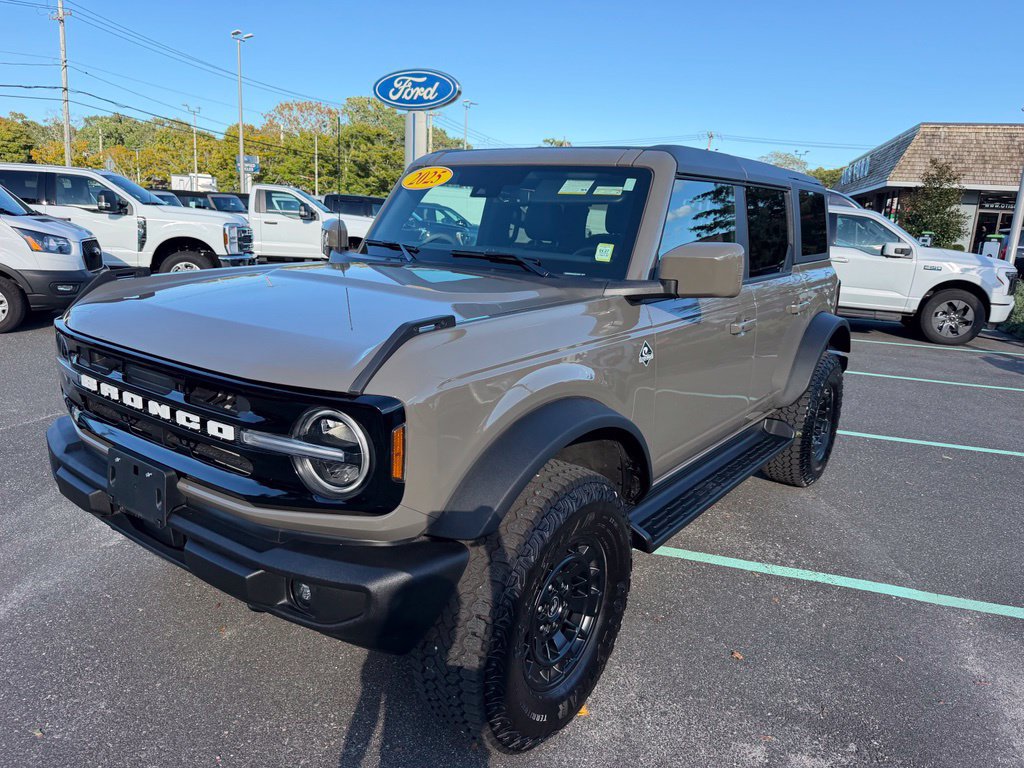 Certified 2025 Ford Bronco Outer Banks w/ Sasquatch Package AWD/4WD image 4