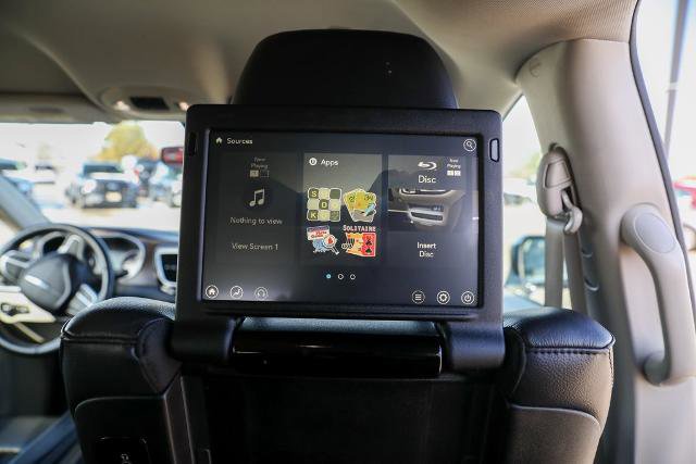 Used 2018 Chrysler Pacifica Touring-L Plus w/ Tire & Wheel Group image 35