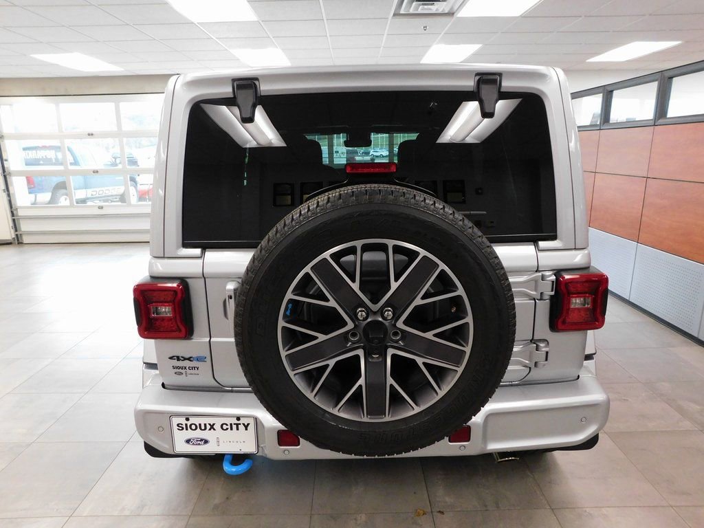Used 2022 Jeep Wrangler Unlimited Sahara image 5