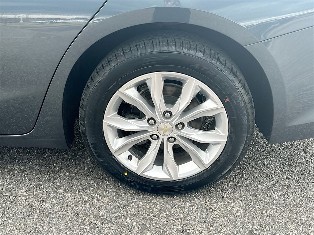 Used 2021 Chevrolet Malibu LT image 24