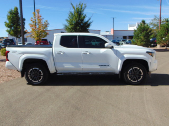 Used 2025 Toyota Tacoma TRD Sport AWD/4WD image 7
