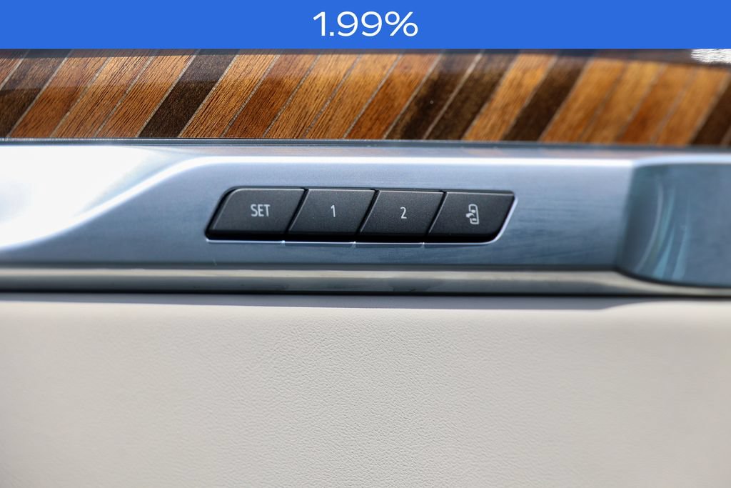 Used 2025 Cadillac Escalade Premium Luxury Platinum AWD/4WD image 5