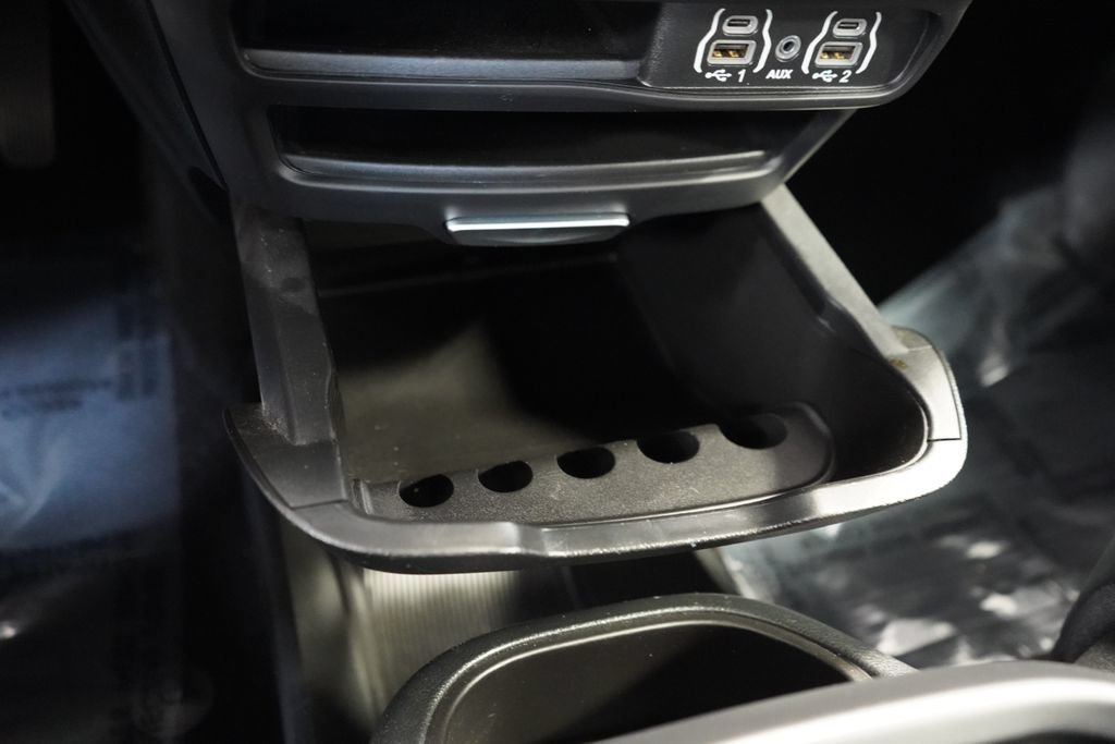 Used 2025 Chrysler Pacifica Select FWD image 33