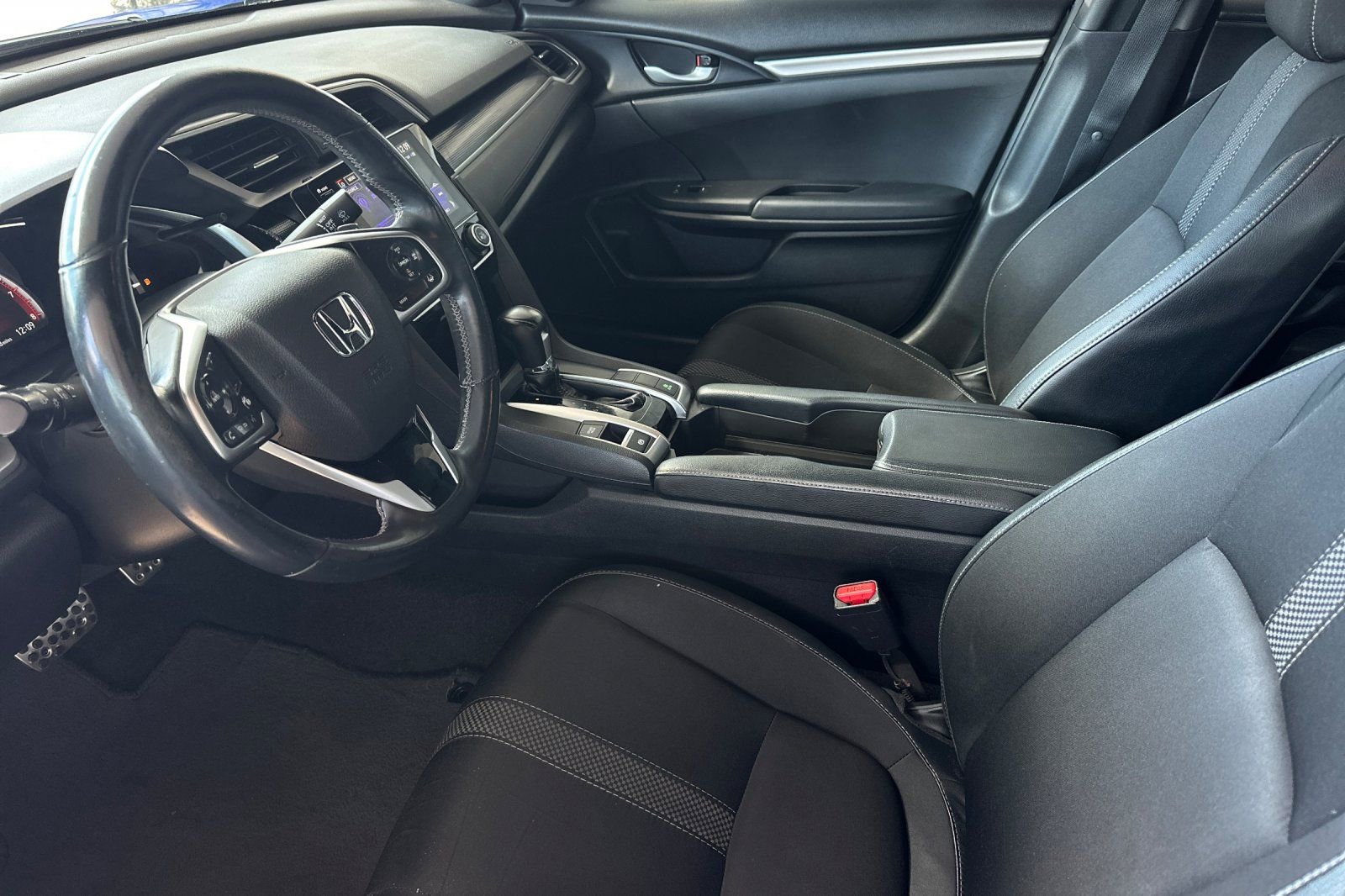 Used 2020 Honda Civic Sport image 9