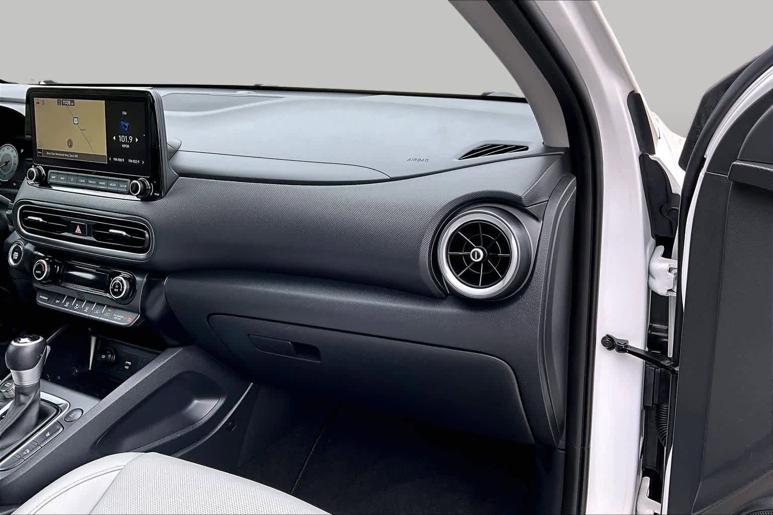 Used 2022 Hyundai Kona Limited AWD/4WD image 19