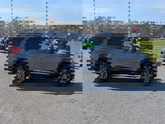 Certified 2025 Ford Explorer Active w/ Active Comfort Package image 6