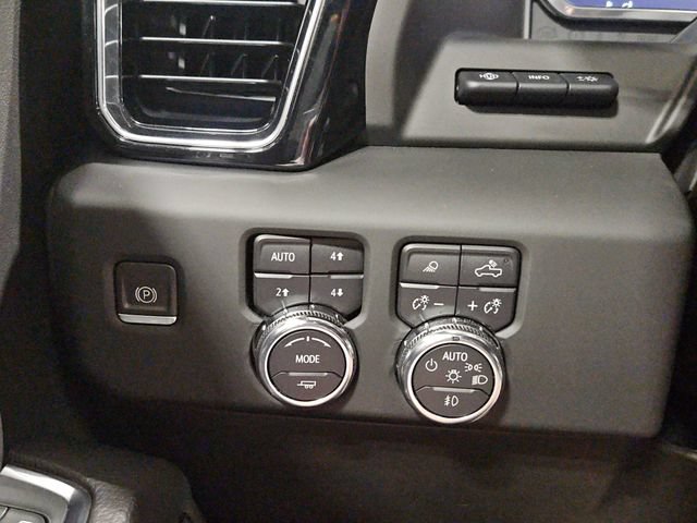 Used 2023 GMC Sierra 1500 Denali w/ Technology Package AWD/4WD image 32
