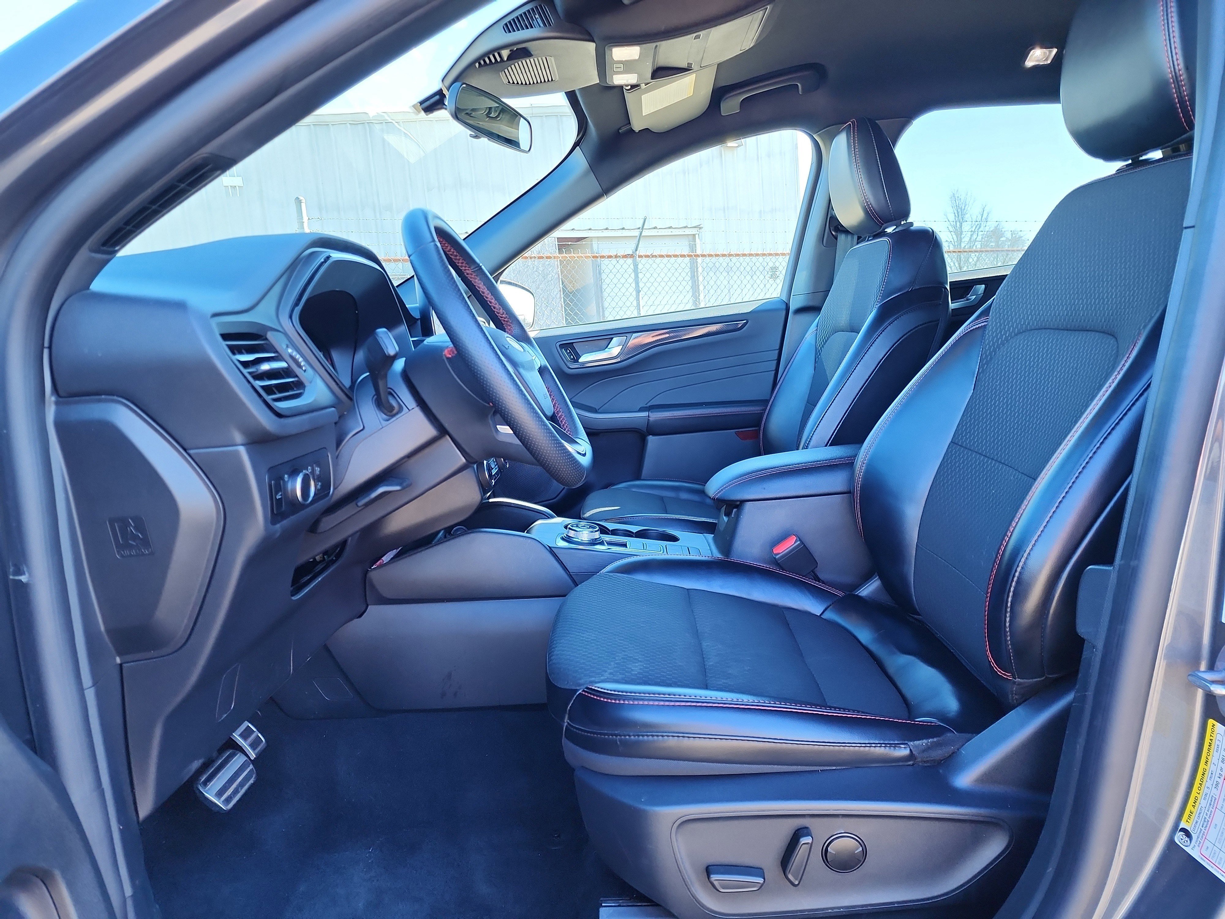 Certified 2024 Ford Escape ST-Line image 10