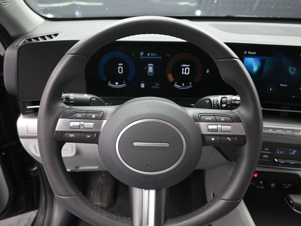 Used 2025 Hyundai Kona SEL FWD image 7