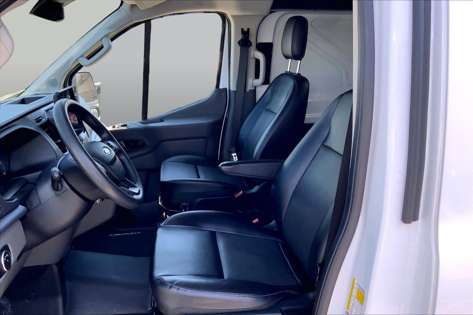 Certified 2023 Ford E-Transit Low Roof RWD image 7