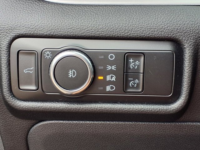Certified 2024 Ford Explorer XLT w/ Equipment Group 202A AWD/4WD image 18
