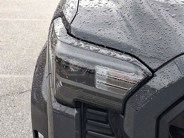 Used 2025 Toyota Tacoma TRD Sport AWD/4WD image 28