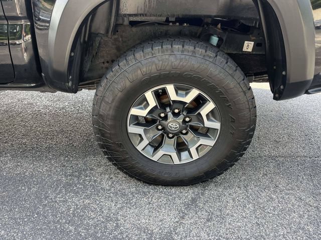 Used 2018 Toyota Tacoma TRD Off-Road AWD/4WD image 11