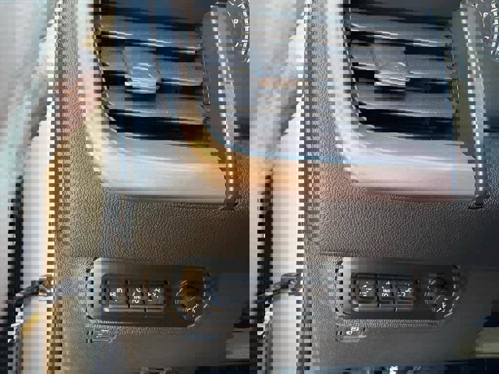 Used 2022 GMC Terrain AT4 w/ Infotainment Package II image 18