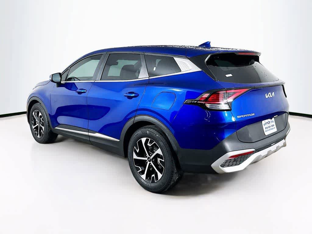 Used 2025 Kia Sportage EX FWD image 4