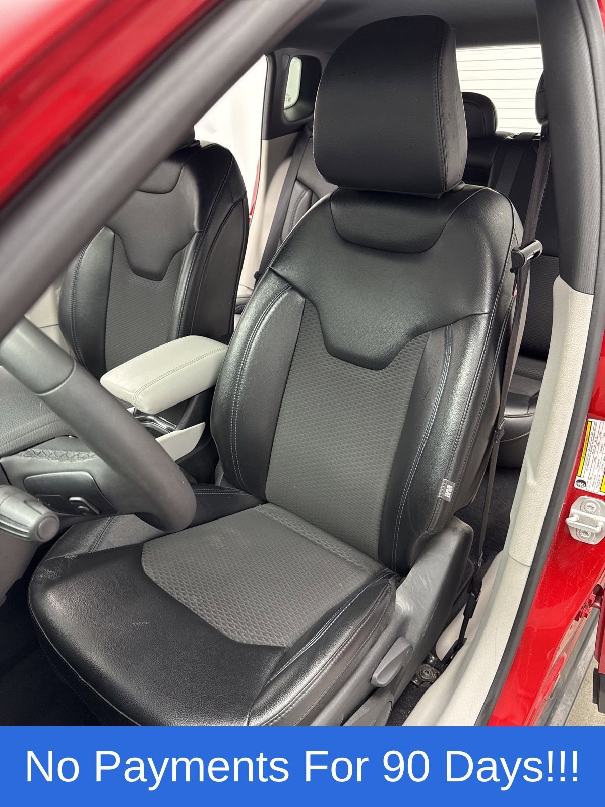 Used 2023 Jeep Compass Latitude image 10