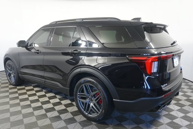 Certified 2025 Ford Explorer ST AWD/4WD image 5