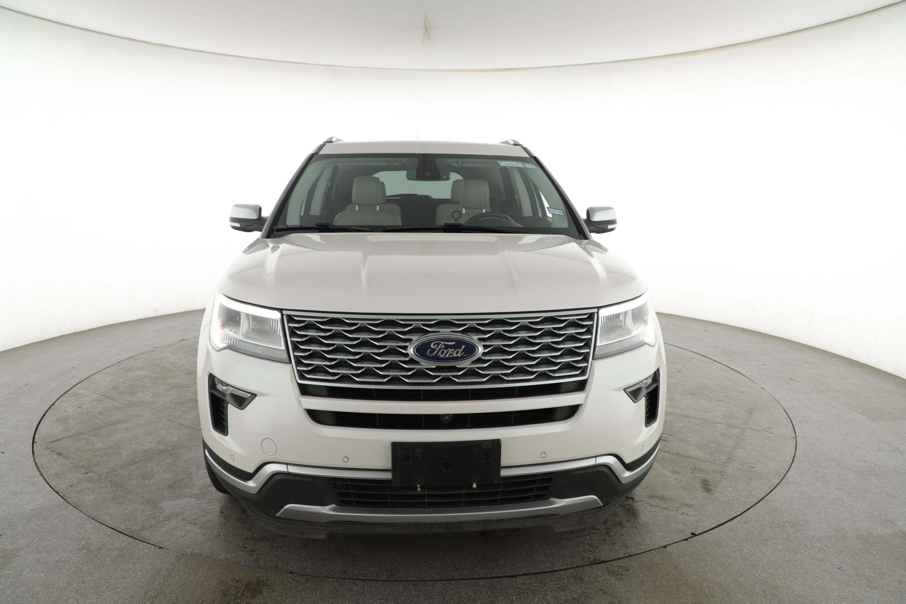 Certified 2018 Ford Explorer Platinum image 3
