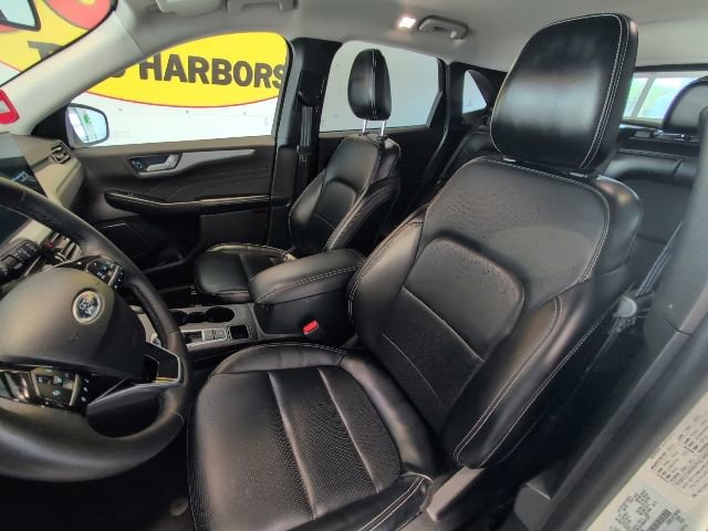 Certified 2024 Ford Escape Platinum AWD/4WD image 11