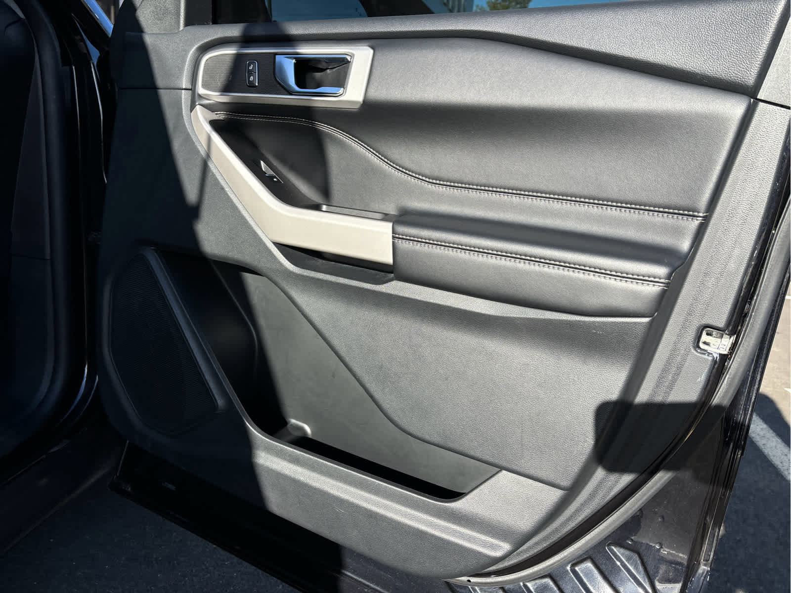 Certified 2022 Ford Explorer XLT w/ Equipment Group 202A image 33