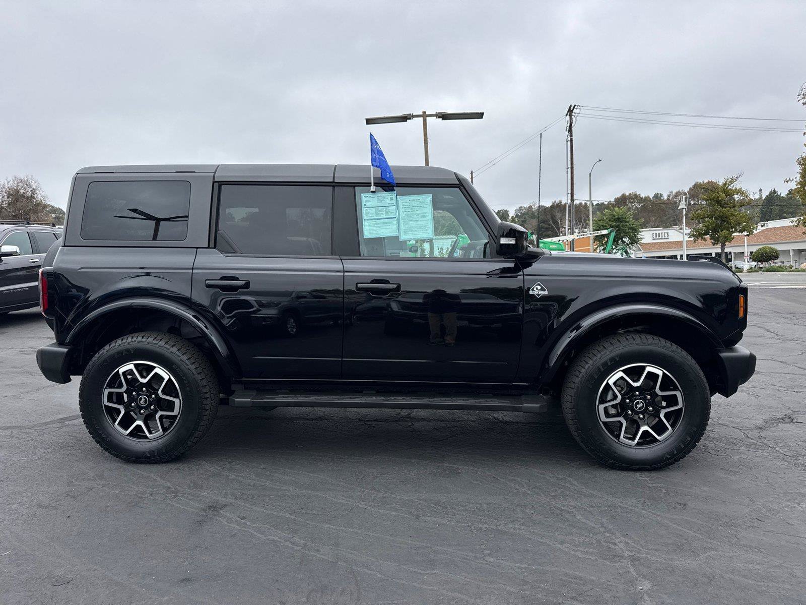 Certified 2023 Ford Bronco Outer Banks AWD/4WD image 7
