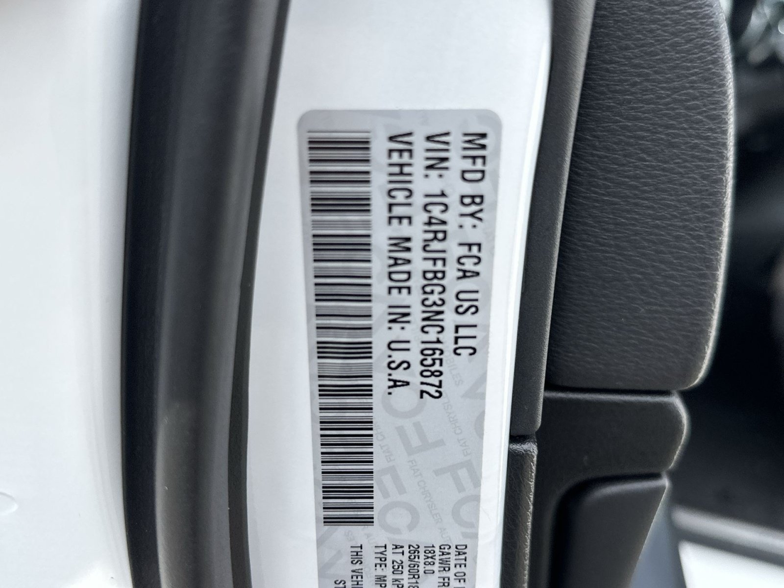 Used 2022 Jeep Grand Cherokee Limited AWD/4WD image 37