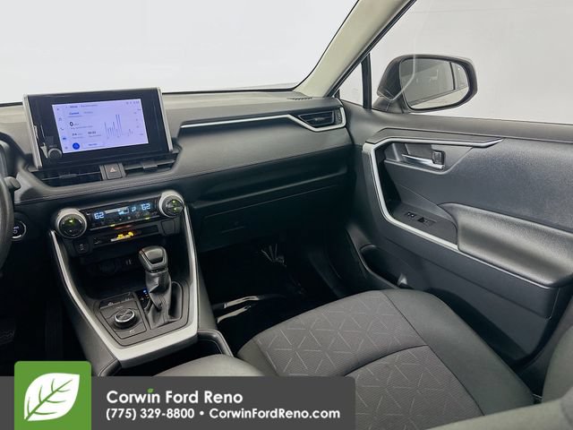 Used 2024 Toyota RAV4 XLE AWD/4WD image 22