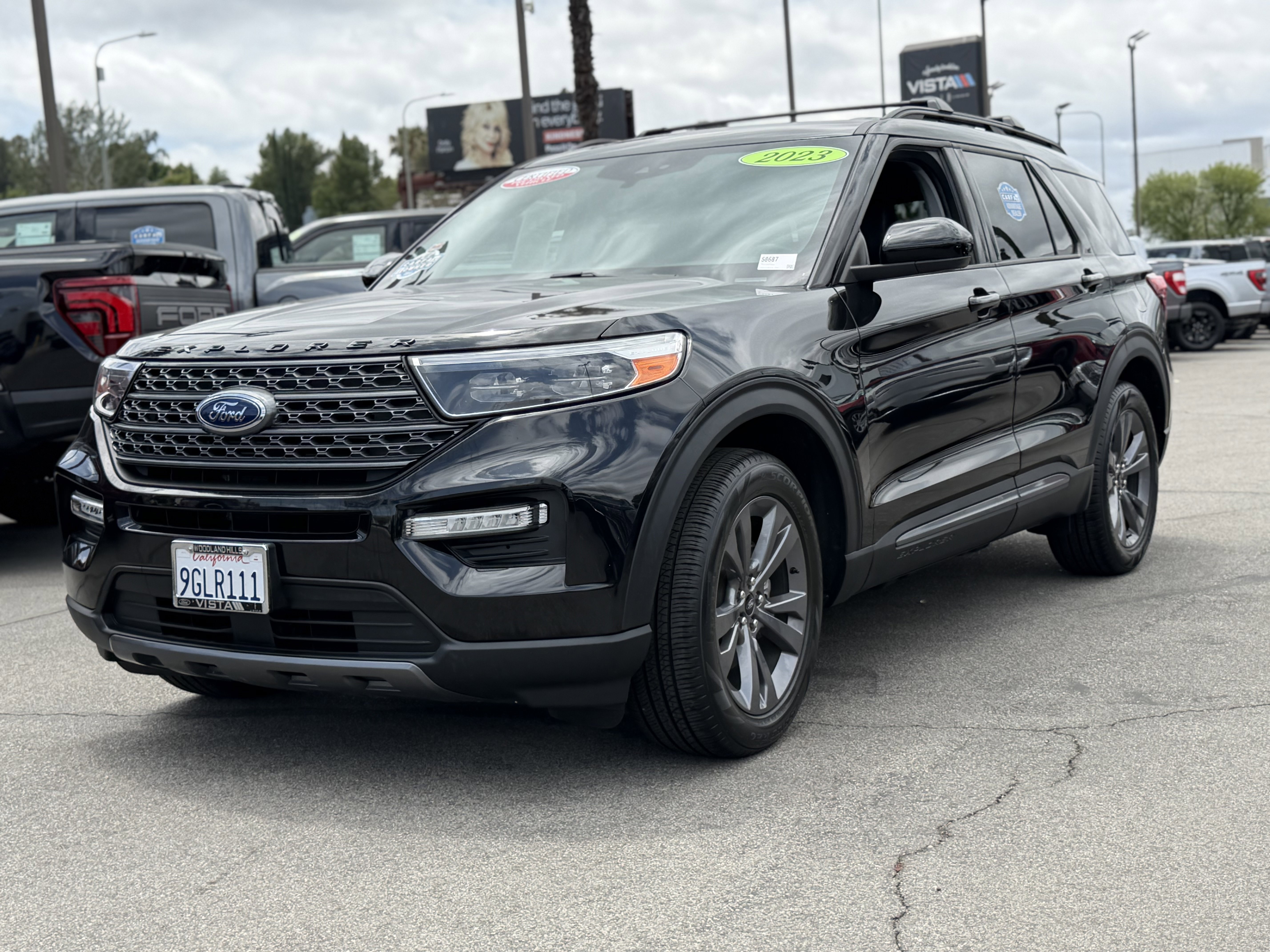 Certified 2023 Ford Explorer XLT w/ Equipment Group 202A RWD image 3