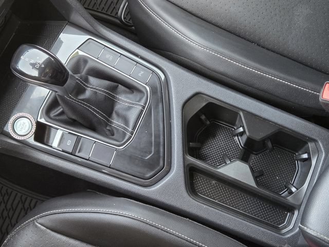 Used 2022 Volkswagen Tiguan SE R-Line FWD image 19