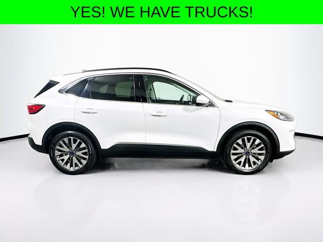 Certified 2022 Ford Escape Titanium w/ Class II Trailer Tow Package AWD/4WD image 11