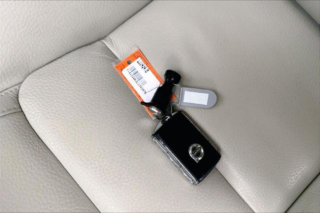 Used 2020 Volvo V60 T5 Cross Country w/ Protection Package Premier image 14