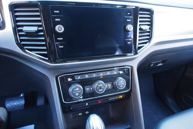 Used 2022 Volkswagen Atlas Cross Sport SE image 25