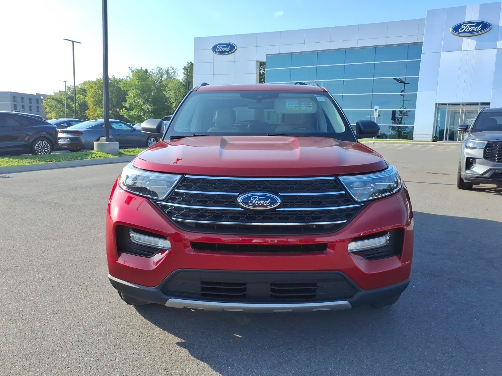 Certified 2021 Ford Explorer XLT w/ Equipment Group 202A AWD/4WD image 8