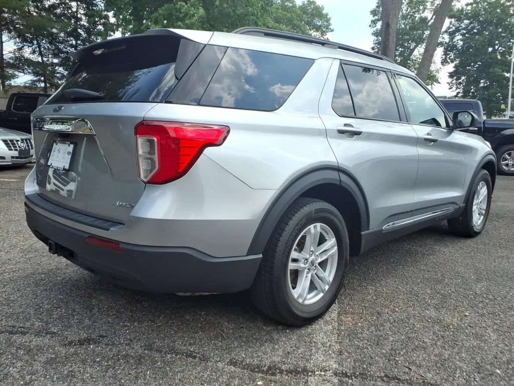 Certified 2023 Ford Explorer XLT w/ Class IV Trailer Tow Package AWD/4WD image 2