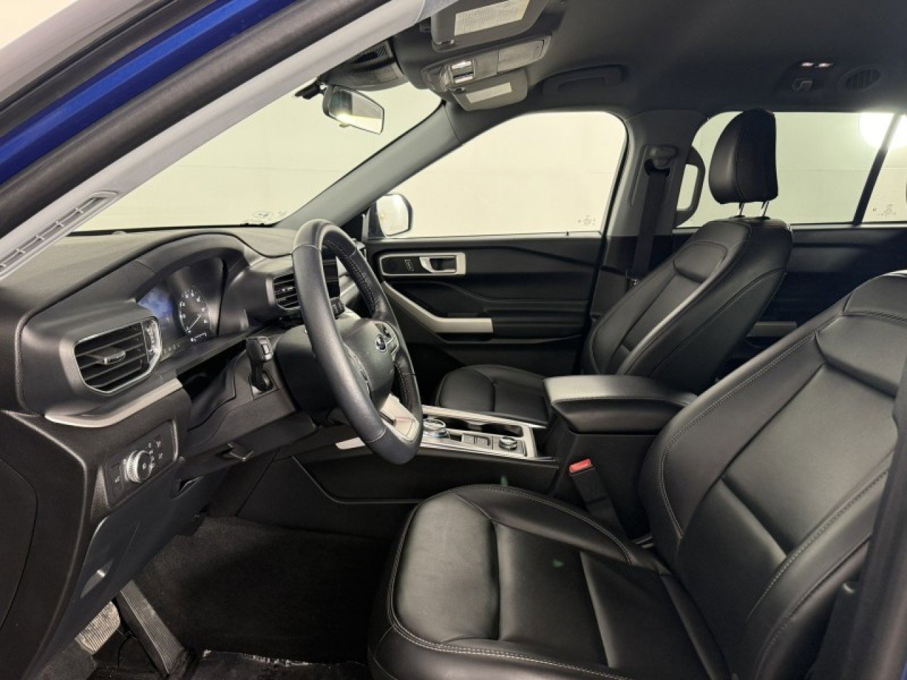 Certified 2022 Ford Explorer XLT w/ Equipment Group 202A AWD/4WD image 13